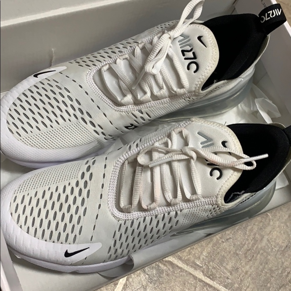 Nike Air Max 270 size 9